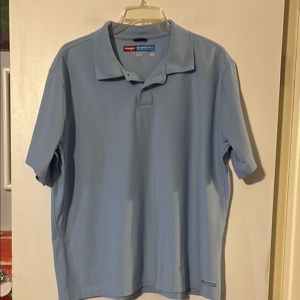Wrangler mens light blue polo collar short sleeve shirt